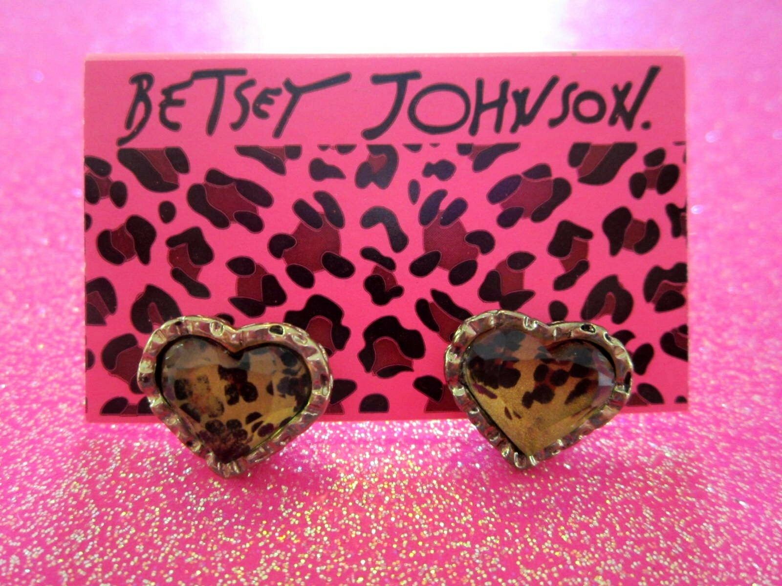 

Betsey Johnson Mismatched or Imperfect Item 122
