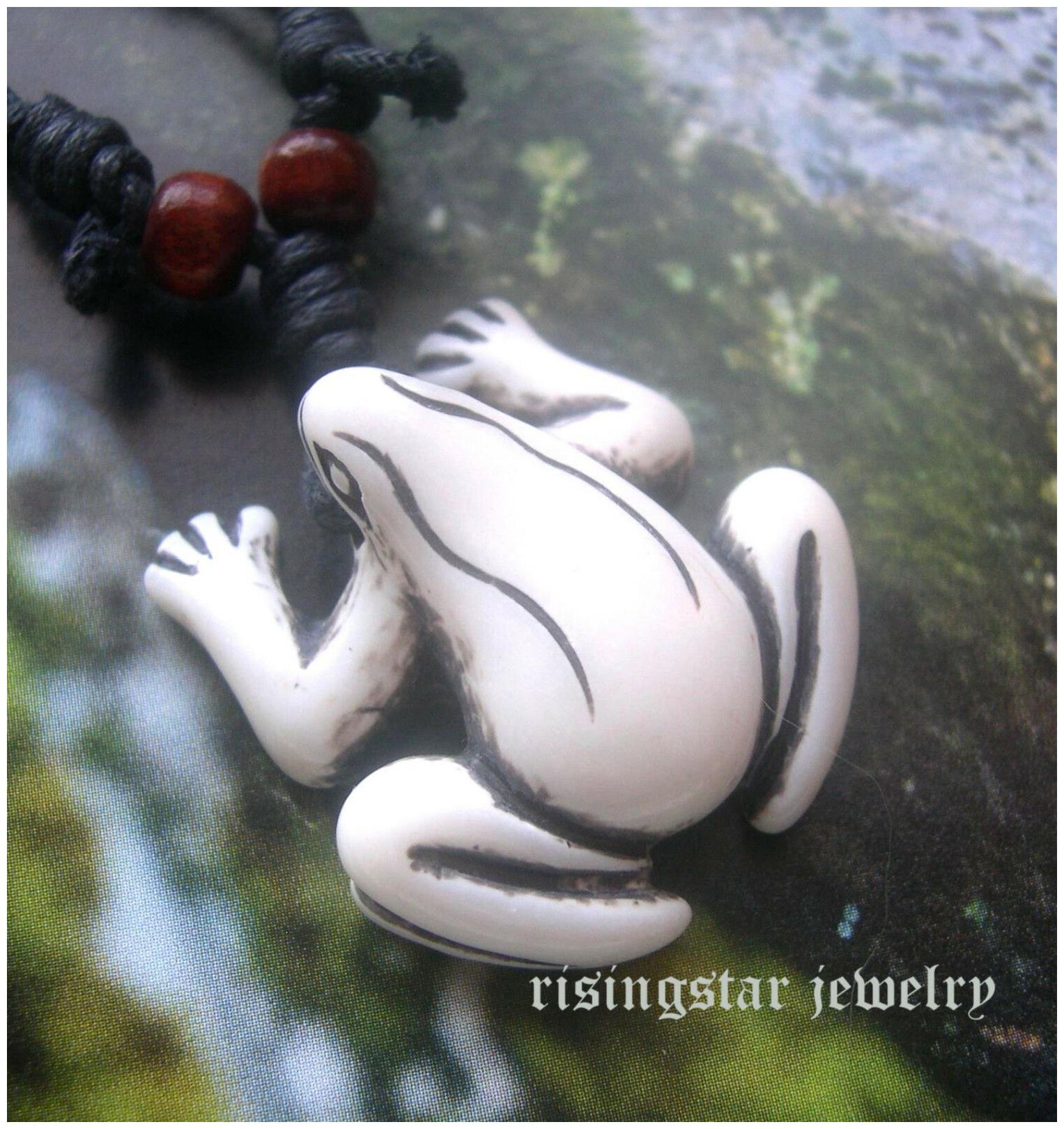 

Cool Lucky Frog Circle of Life Symbol Pendant Fashion Character Necklace