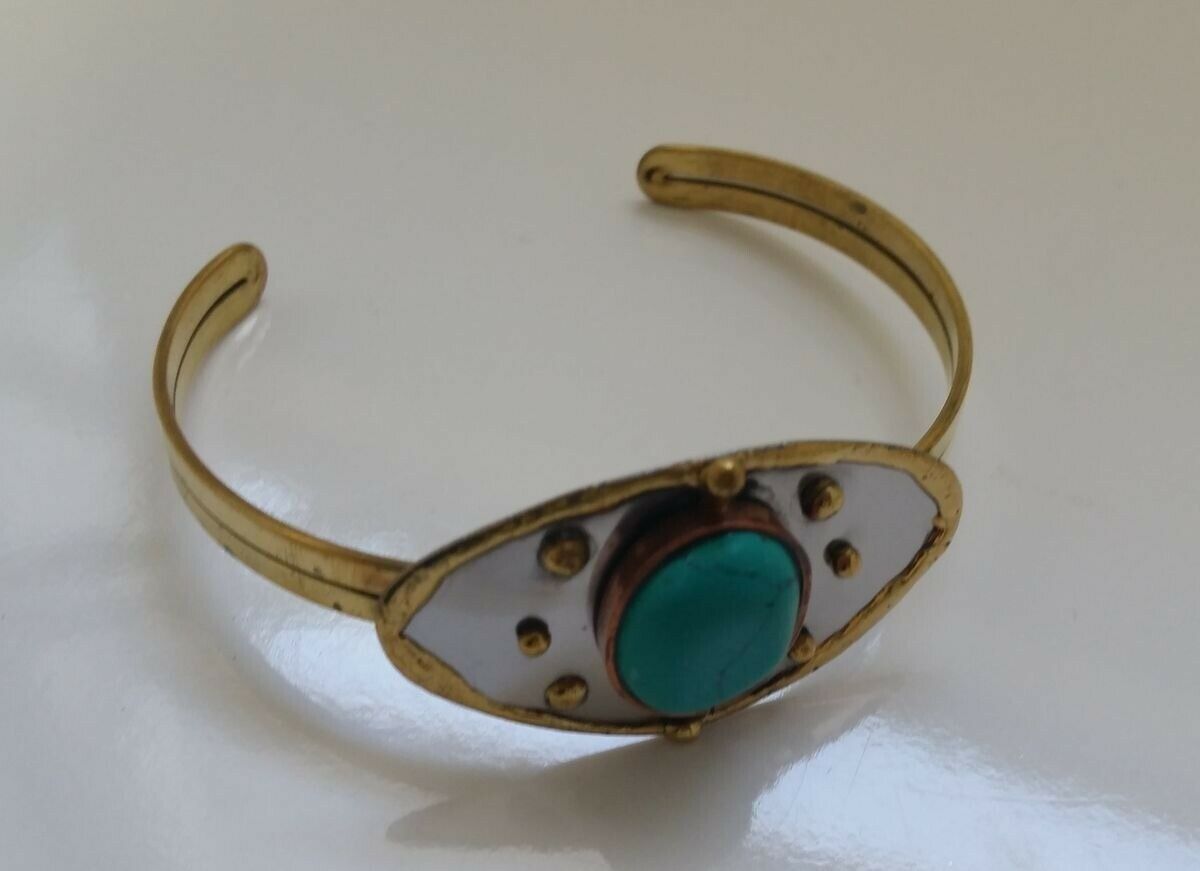 

Cowgirl Western Yellow metal brass Bracelet with Turquoise medallion Z0-1 22
