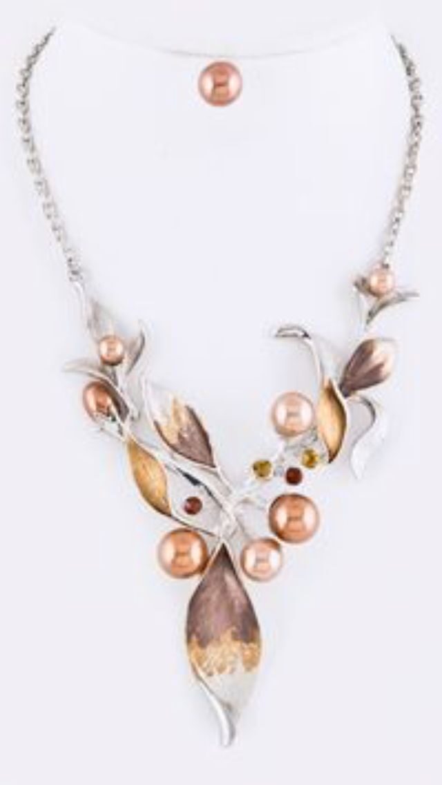 

Art Deco Wrapped Wire Leaf Pearl Brown Silver Crystal Statement Necklace D1