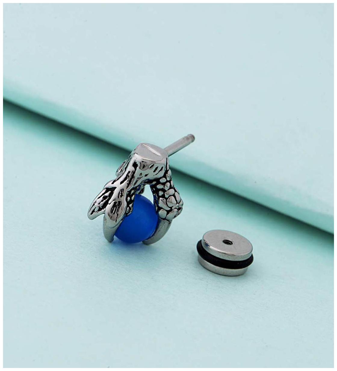 

Dare by Voylla Royal Stud Claw Earring