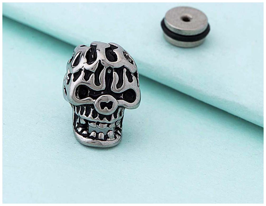 

Dare by Voylla Royal Stud Textured Skull Earring