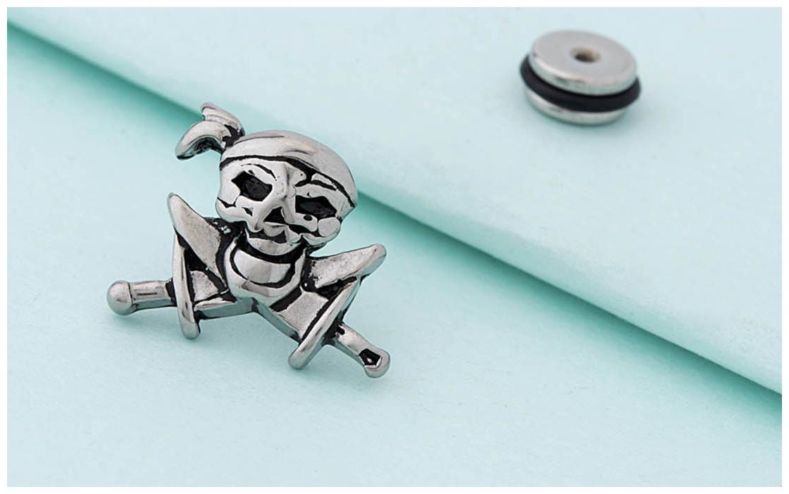 

Dare by Voylla Royal Stud Pirate Earring