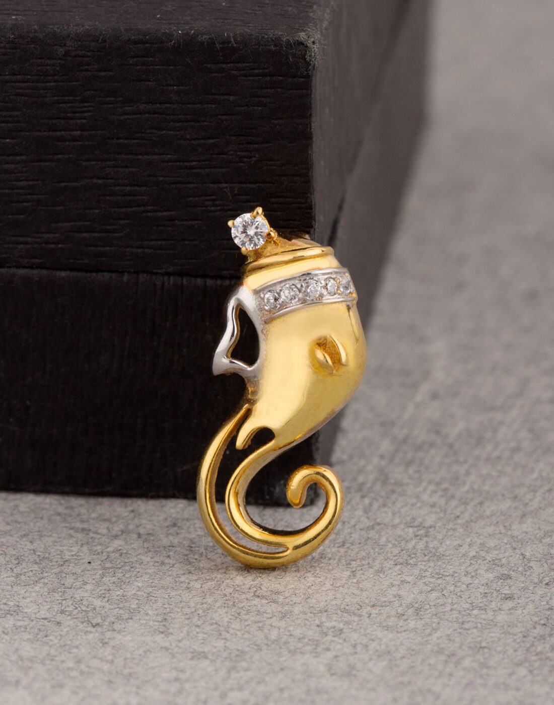 

Dare by Voylla Spiritual Saga Sacred Lord Ganesha Pendant