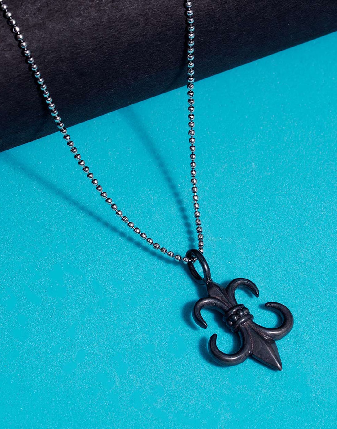 

Dare by Voylla Elegant Camp Royale Pendant with Oxidized Silver Plating