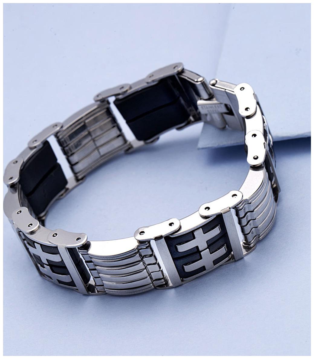 

Dare by Voylla Royal Links Men s Silver Plated Bracelet