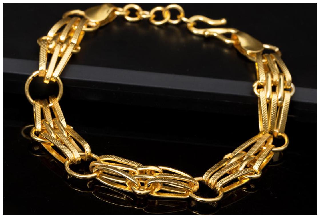 

Dare by Voylla Linking Laureate Elegant Gold Plated Bracelet