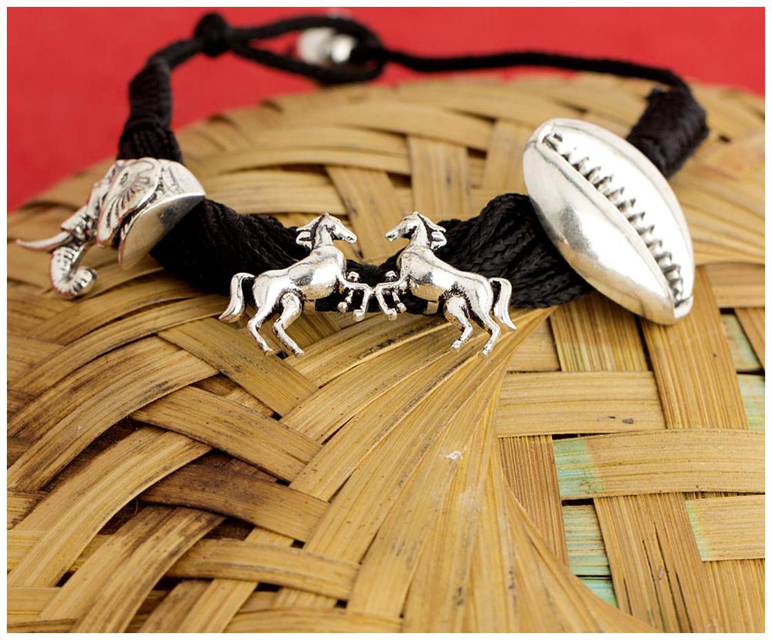 

Dare by Voylla Double Horse Charm Maharaja Bracelet