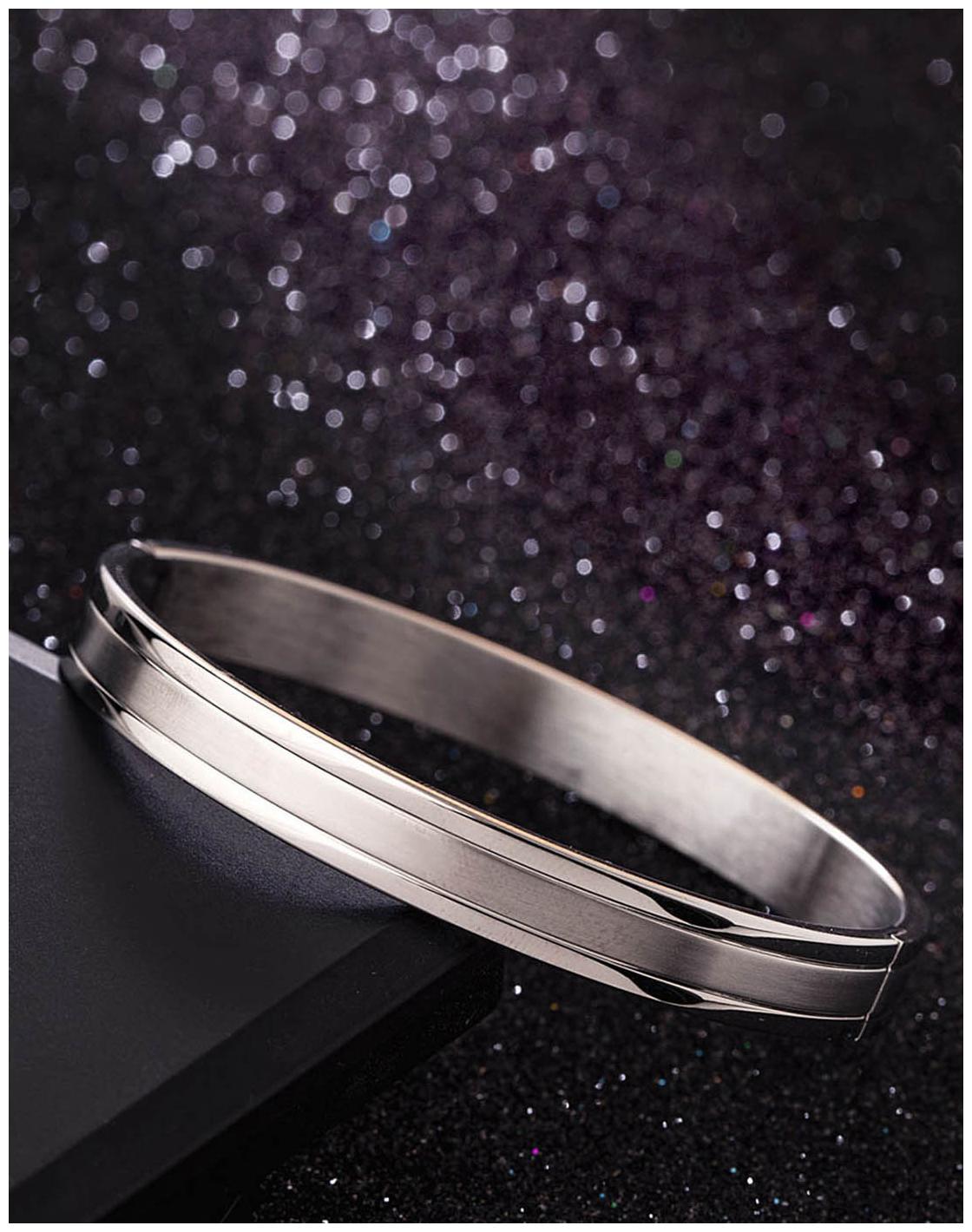 

Dare by Voylla Royal Steel Smooth Silver Plated Bracelet