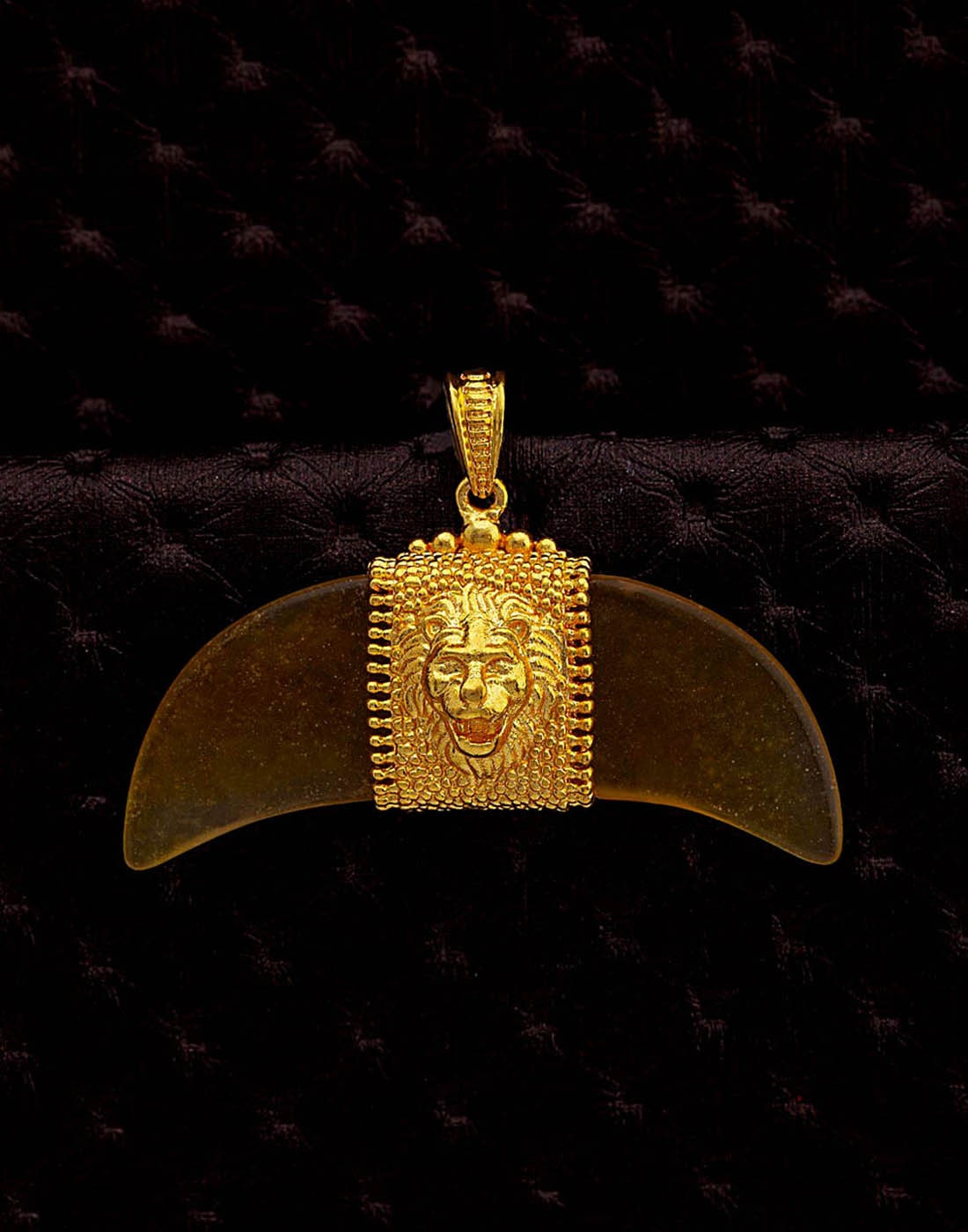 

Dare by Voylla Lion Nails Lion s Claw Pendant