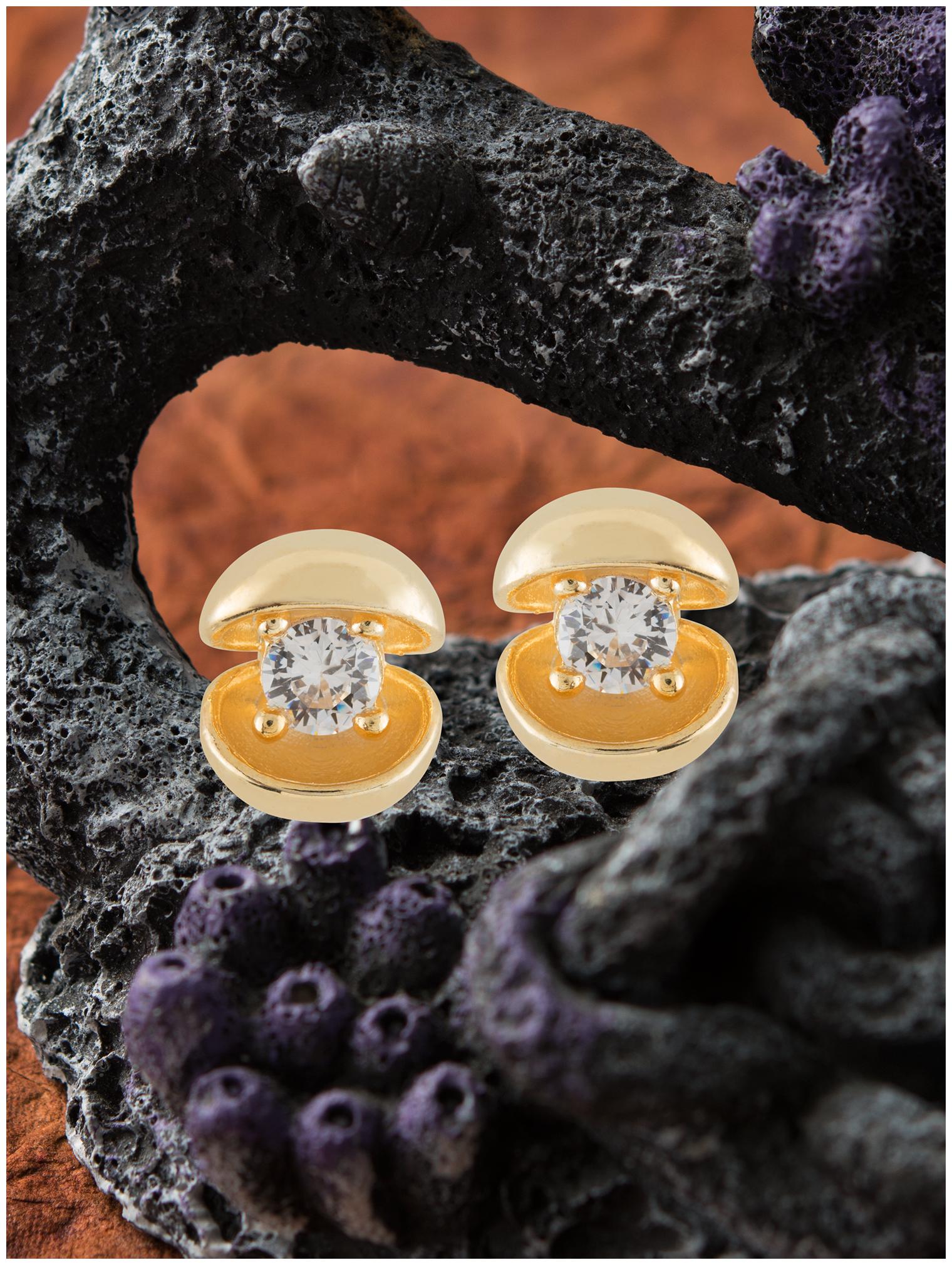 

E2O Fancy White Stone Embellished Flower Shaped Stud Earring
