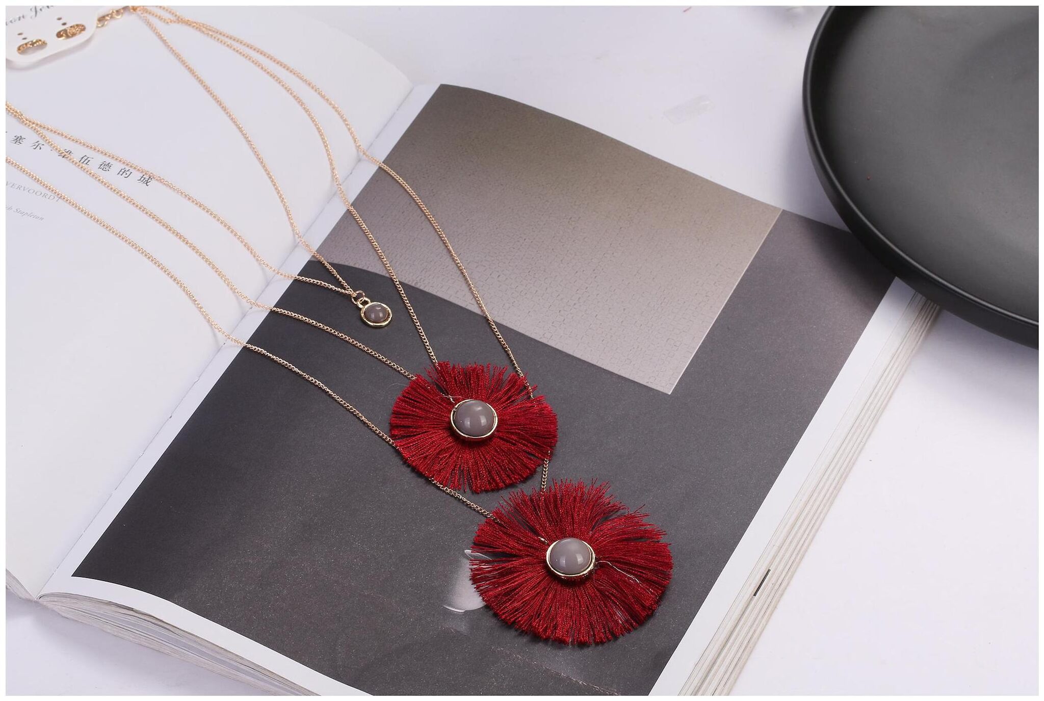 

Enso Pink Tasselled Chain