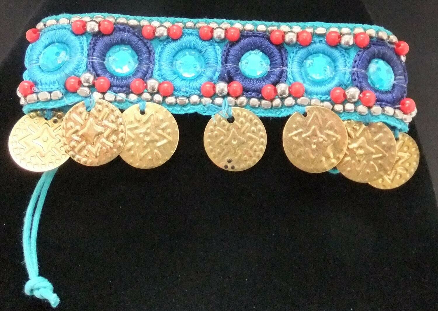 

FABRIC UPPER ARM BRACELET RED BLUE BEADED WITH GOLD TONE MEDALLIONS Of Z-5