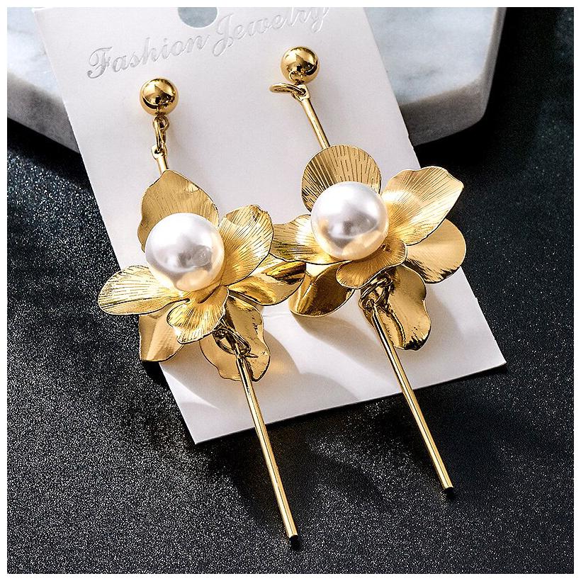 

Fabula Jewellery Gold Plated Large Floral Pearl Statement Fashion Drop Earrings For Women Girls