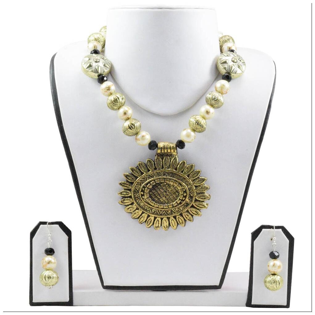 

Fashionvalley Designer Beads Antique Necklace