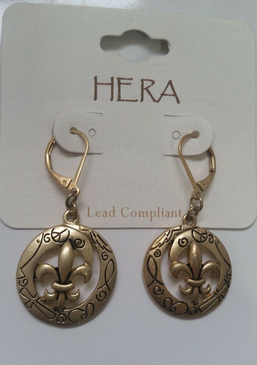 

Gold-tone matt engraved metal Round Earrings with Fleur de Lis Lily X5-3 22