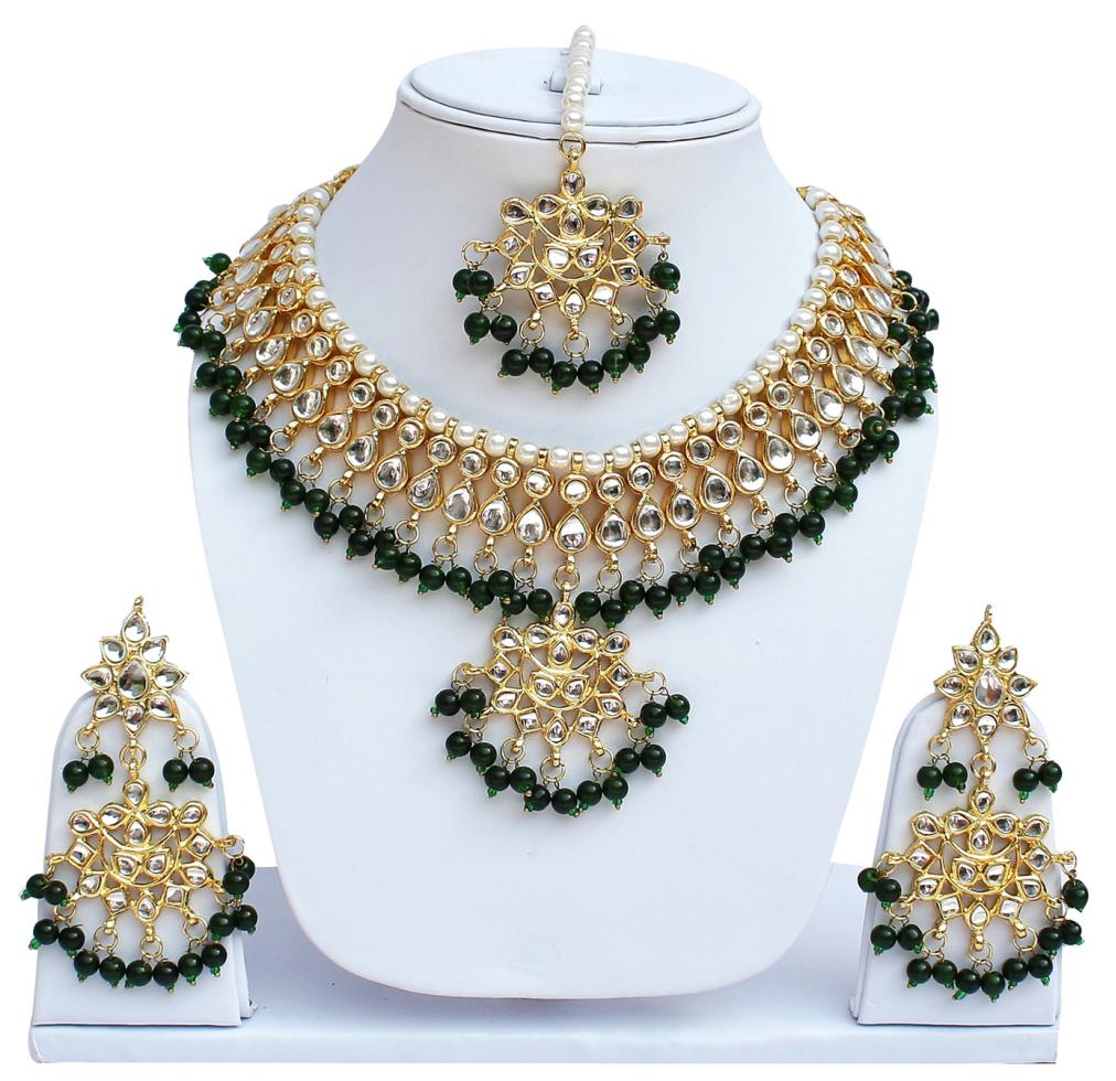 

Green Designer Kundan Partywear Necklace set With Mang tikka