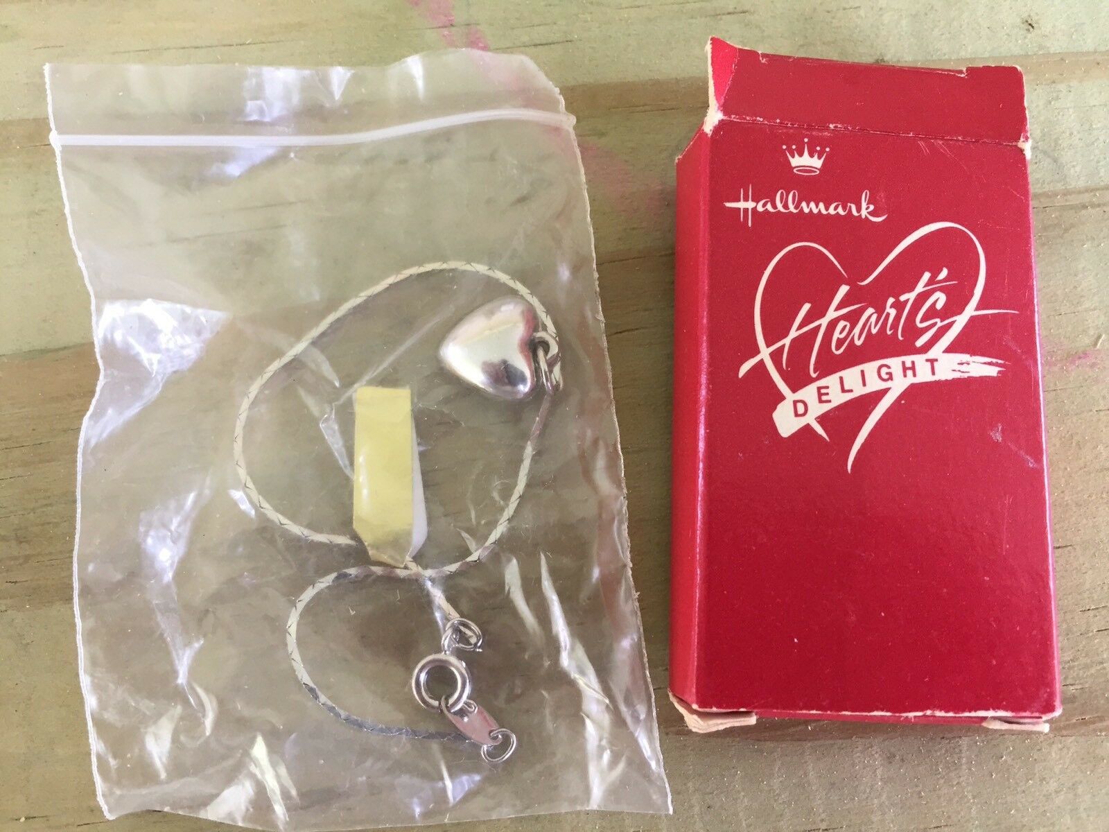 

HEART S DELIGHT BRACELET BY HALLMARK SIZE SMALL 6 1 2 NIB DOES NOT TARNISH