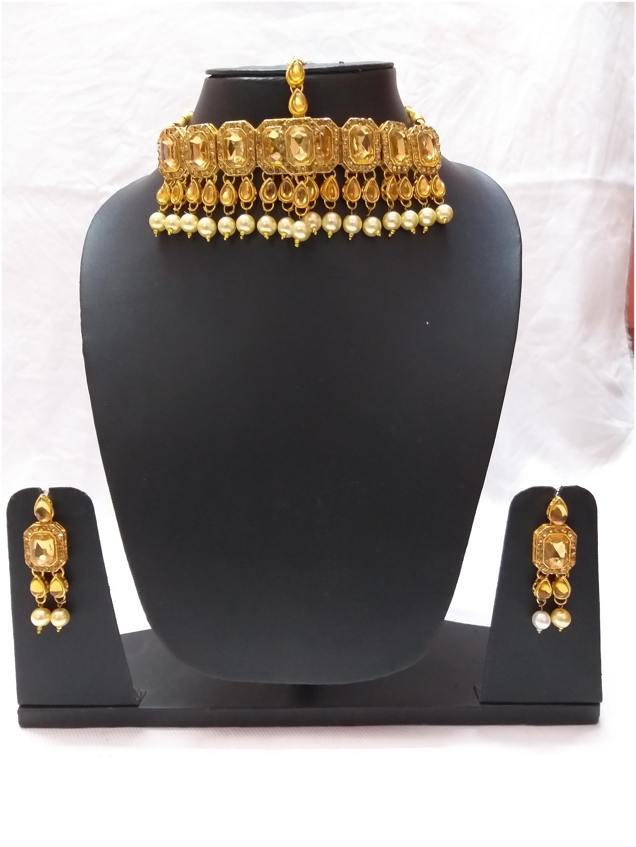 

Infinite Creations Party Wear Kundan Pearl Necklace With Earrings Maang Tika