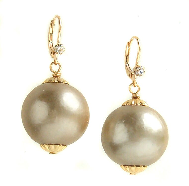

John Wind Earrings Gold Cotton Ball Pearl Maximal Art Fashion Jewelry New