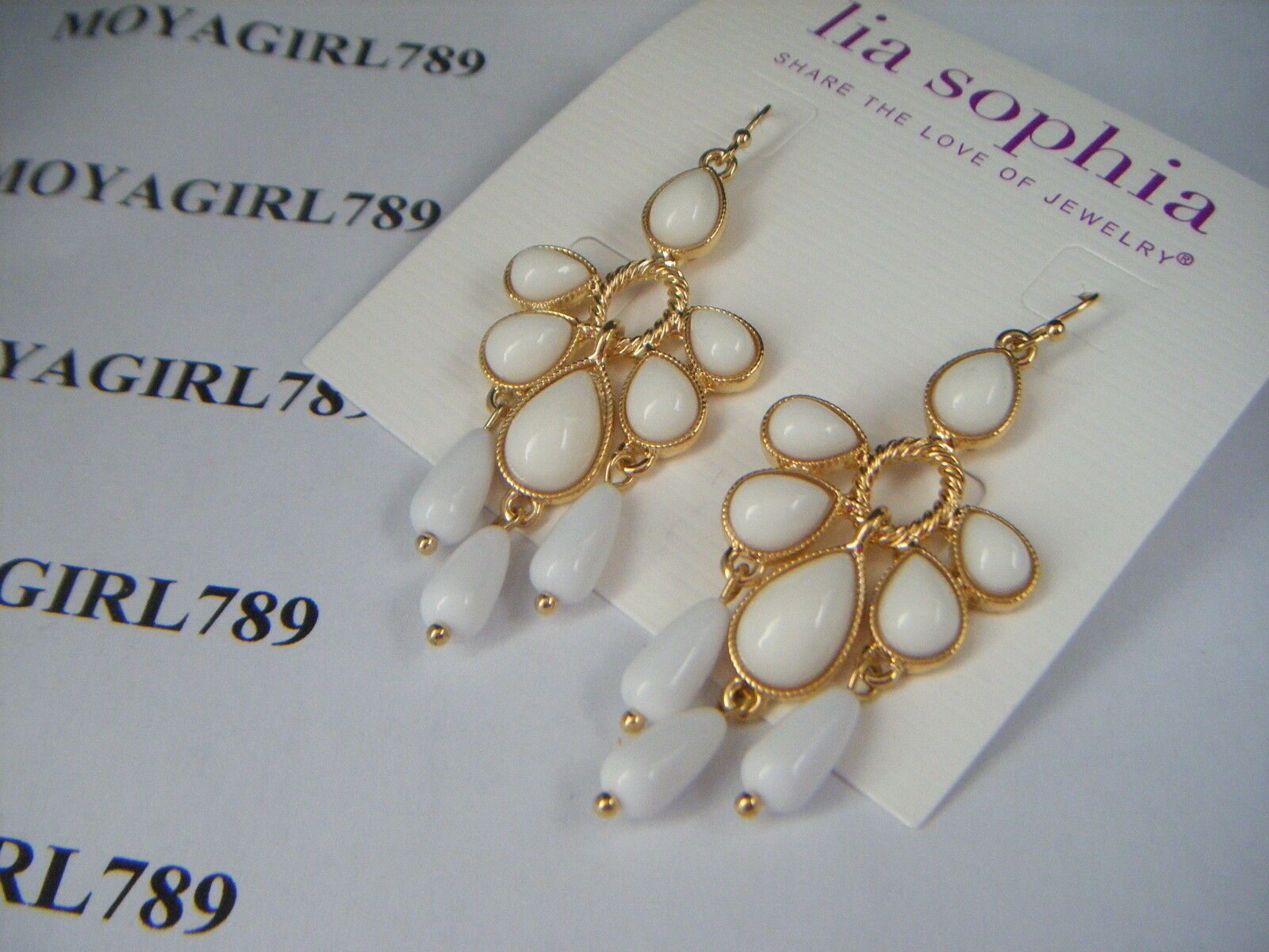 

Lia Sophia Rhumba White Colored Earring RV 48