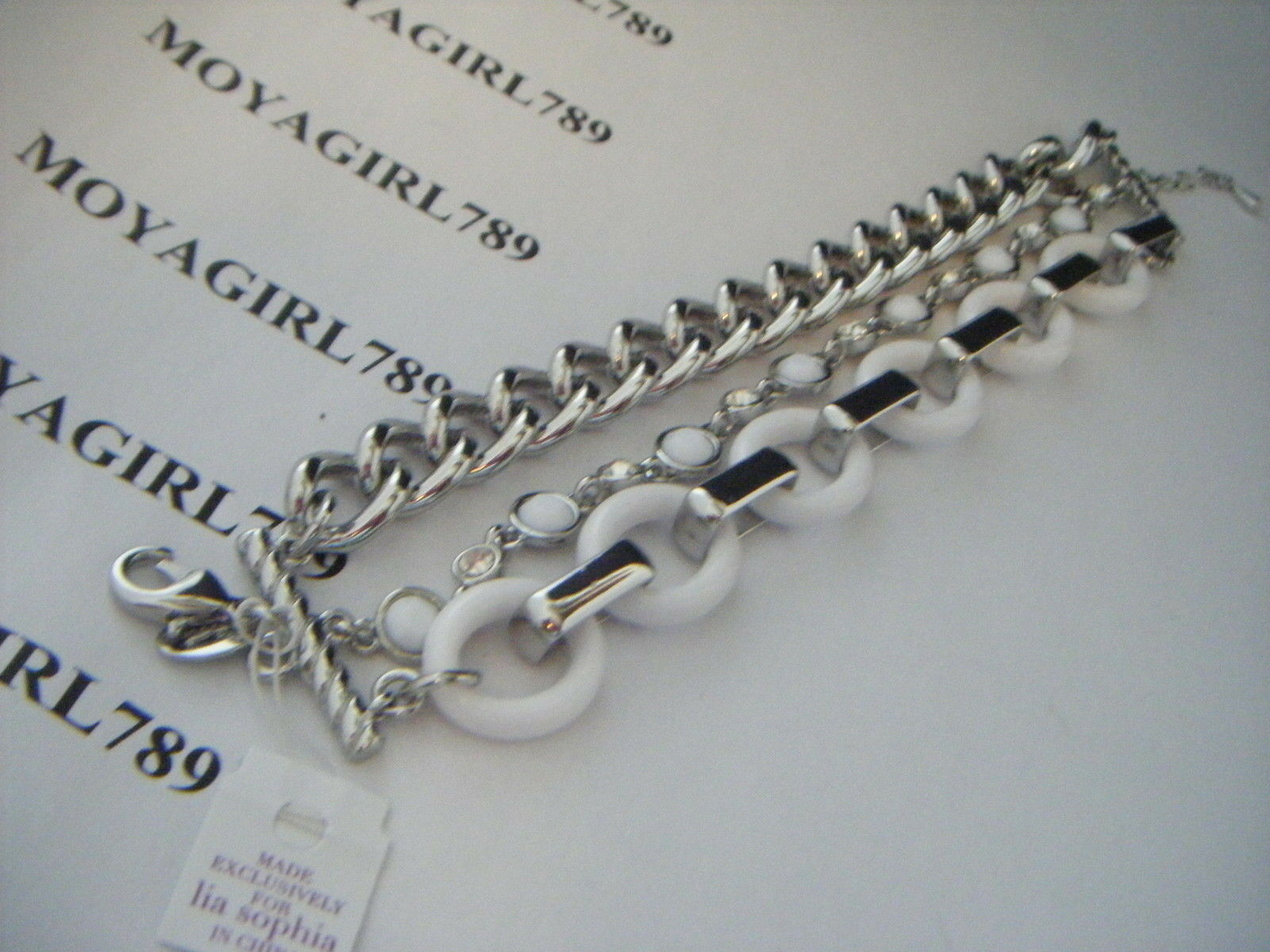 

Lia Sophia Wayfarer White Bracelet RV 68
