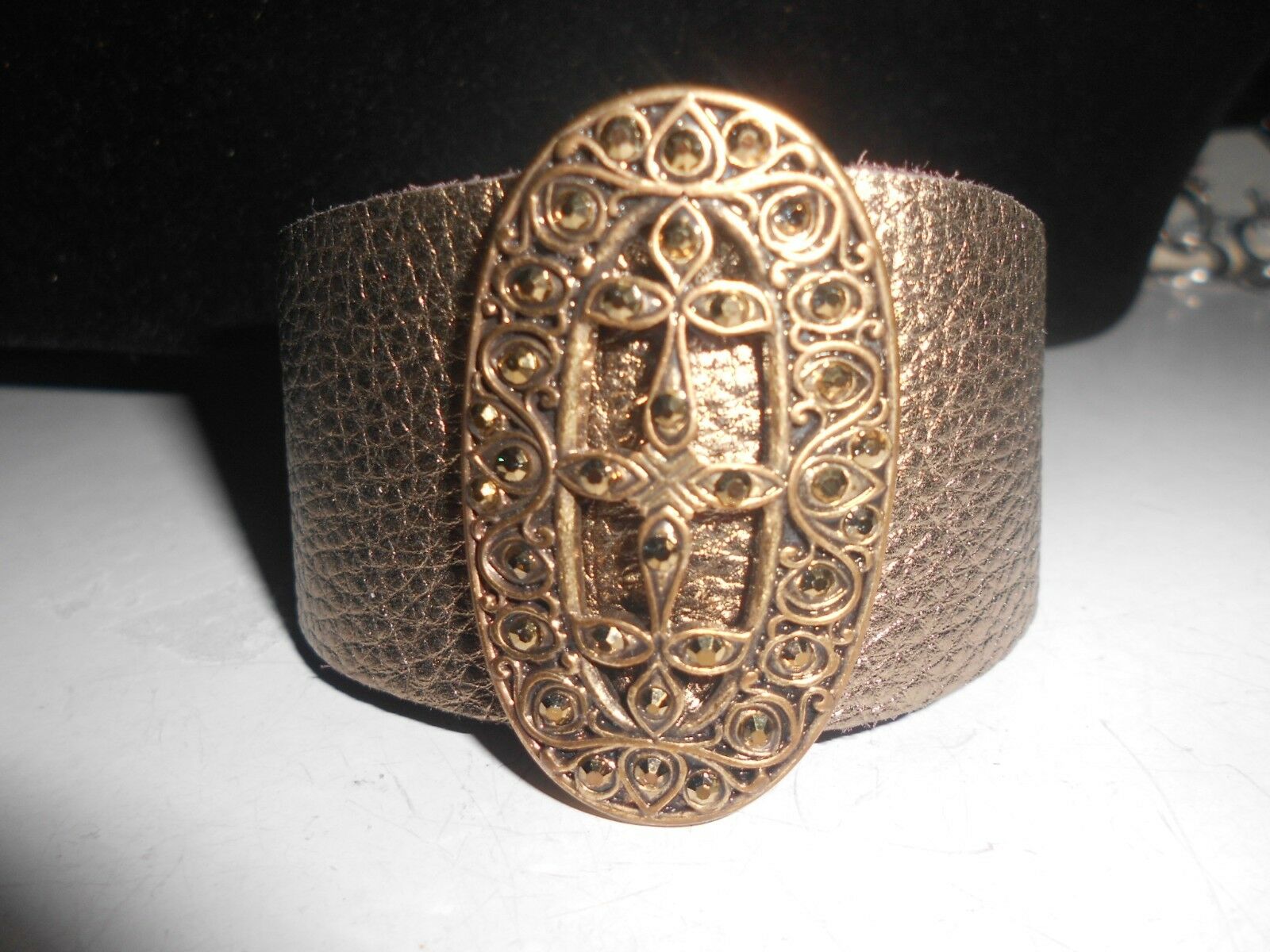 

LUCKY BRAND NWT GOLD TONE LEATHER SEMI-PRECIOUS STONE BRACELET