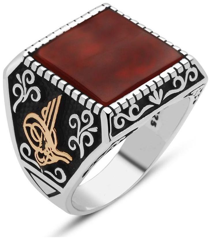 

Maroon Pearl Square Ring