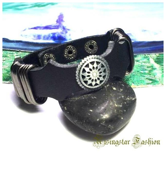 

Men Ancient Roman Gladiator Shield Hip Hop Character Leather Bracelet Wristband