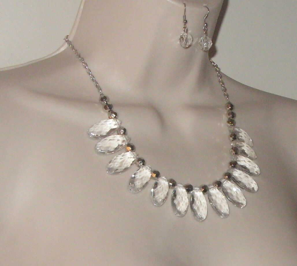 

My Style Fashion Jewelry Clear Silver Necklace Earring Set NWT