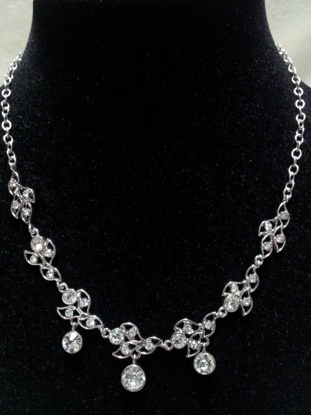

Napier Silver Tone Simulated Crystal Leaf Necklace Drop Earrings Set