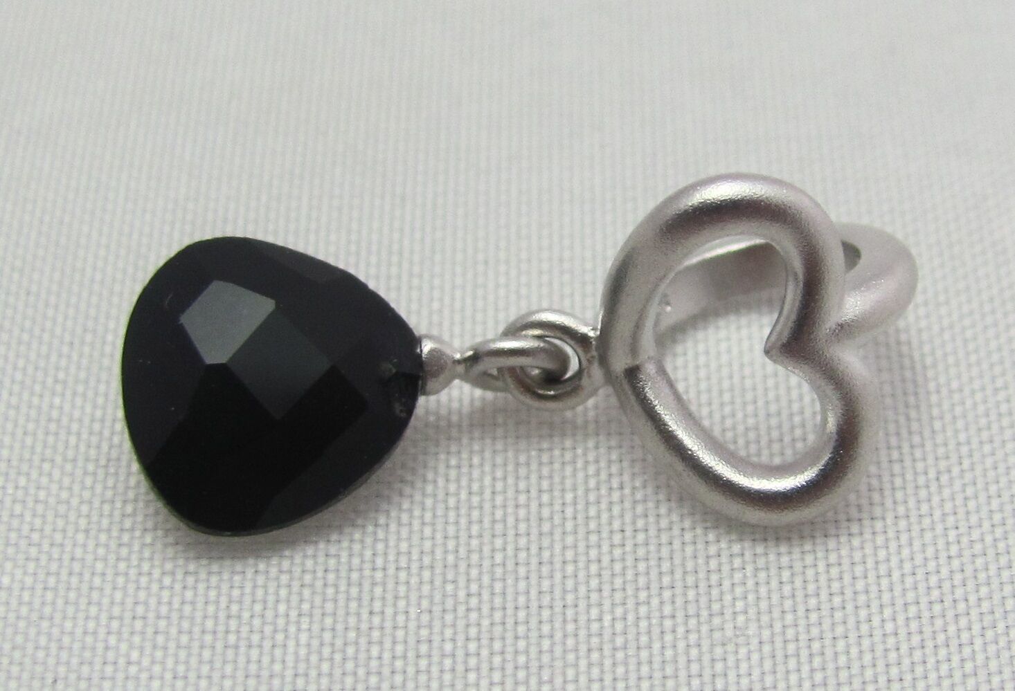 

New Authentic Endless Black Crystal Heart Grip Sterling Silver 925 Drop Charm