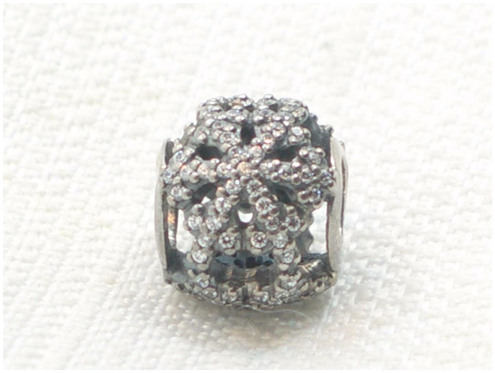 

New Authentic Pandora Sterling 2013 Black Friday Snowflake Charm Bead 791200