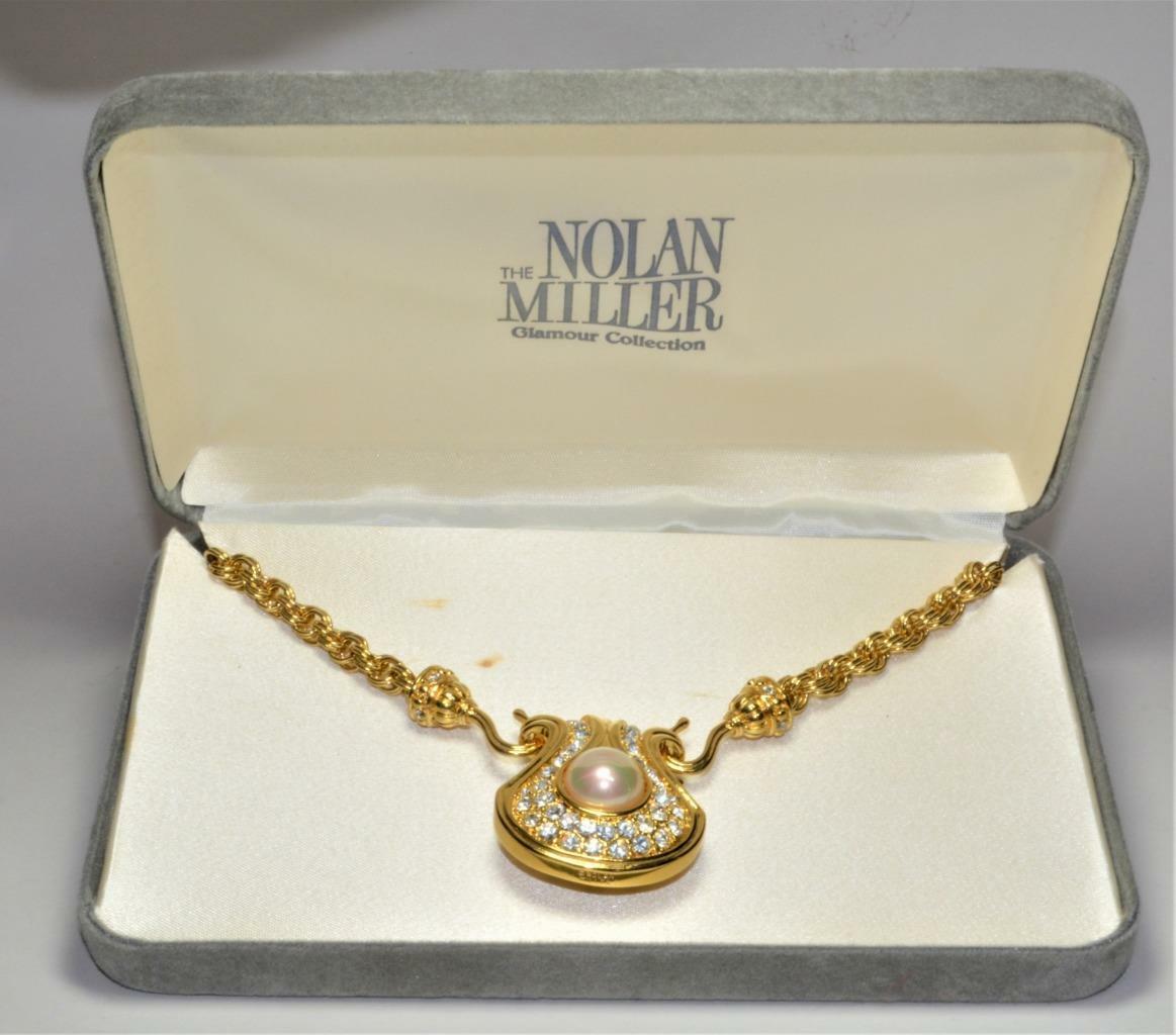 

New Box Signed NOLAN MILLER Goldtone Rhinestones Faux Pearl Pendant on 30 Chain