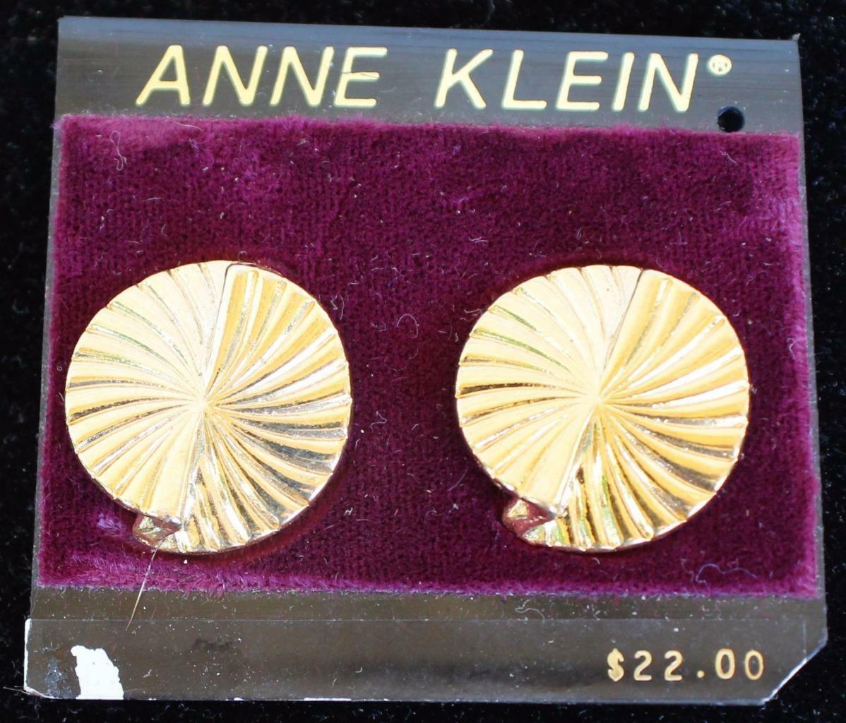 

New Card Old Stock ANNE KLEIN Goldtone Textured ROUND Shape Clip-On Earrings 5