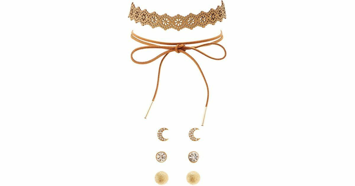 

NEW Charlotte Russe Women s Faux Beige Gold Suede Chokers Stud Earrings Set