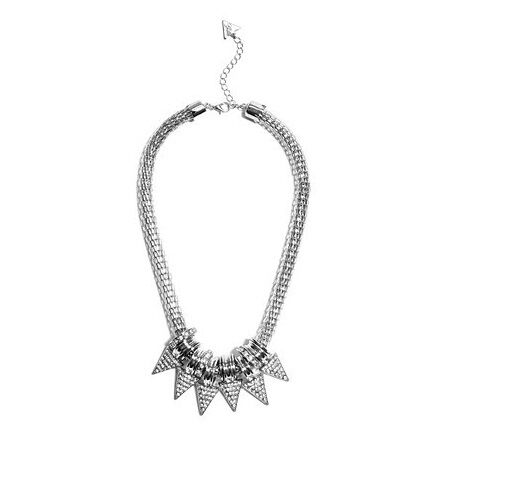 

NEW GUESS SILVER TONE MESH CHAIN RHINESTONE SPIKES RINGS PENDANT CHARM NECKLACE