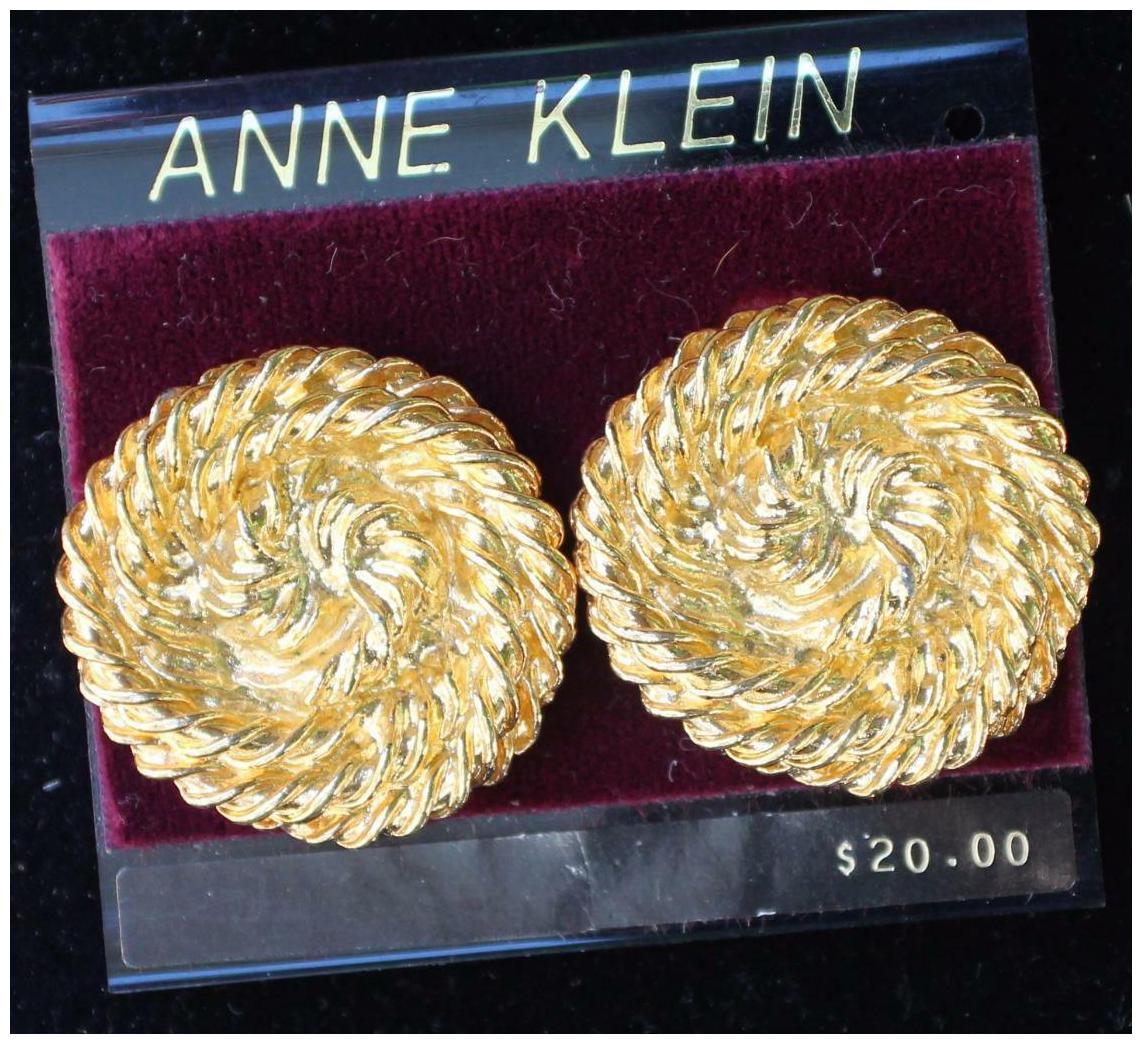 

New Original Card Old Stock ANNE KLEIN Goldtone SWIRL Shape Clip-On Earrings 4