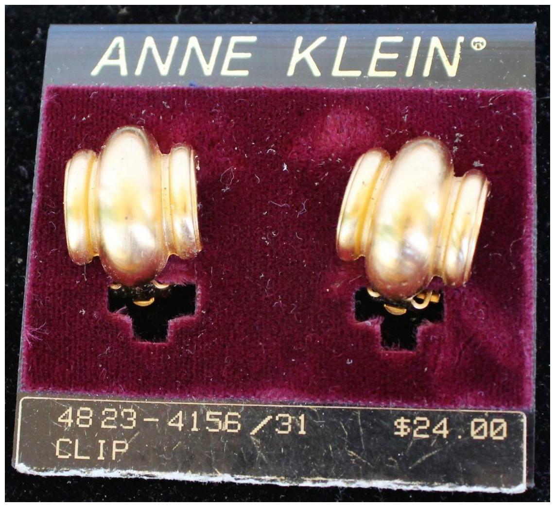 

New Original Card Old Stock ANNE KLEIN Goldtone Textured Clip-On Earrings 10