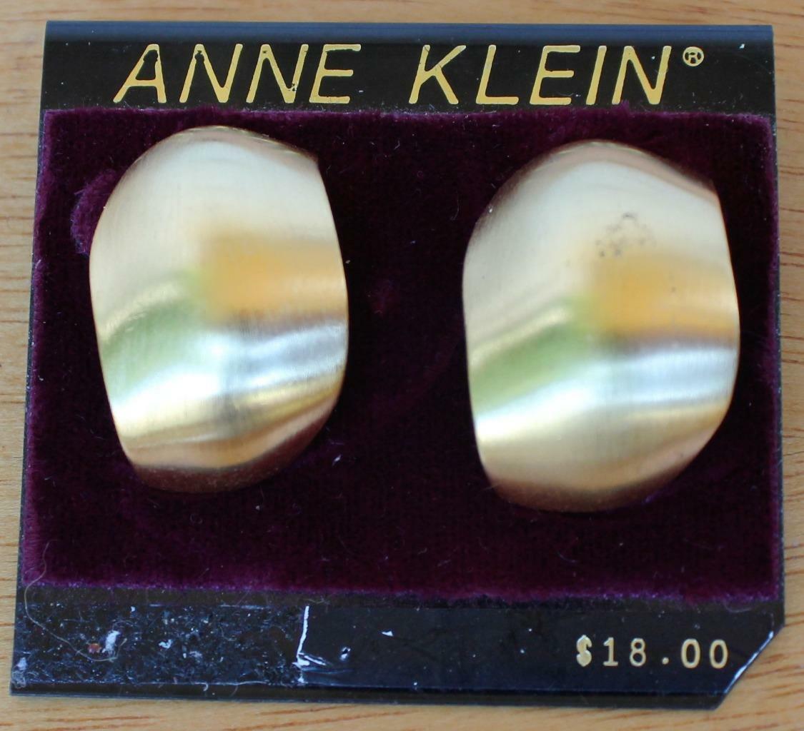 

New Original Card Old Stock ANNE KLEIN Goldtone Matte Finish Pierced Earrings 3