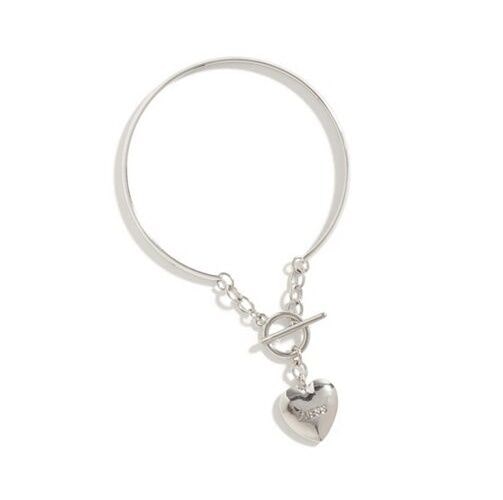 

NEW-silve TONE GUESS THIN BAND TOGGLE CLASP WOMENS BRACELET w PUFFED HEART CHARM