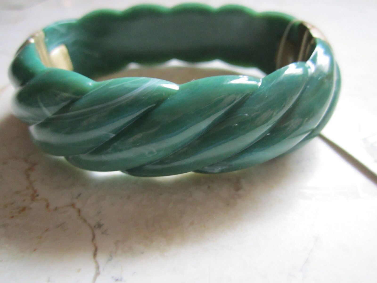 

NEW WITH TAGS MONET GREEN ACRYLIC CUFF BANGLE BRACELET
