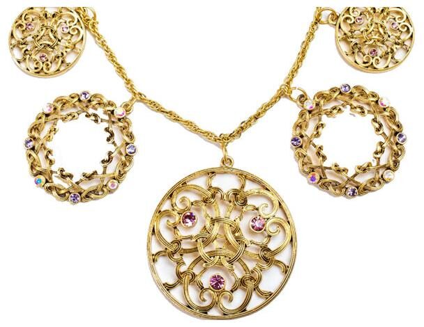 

Nicole Miller New York Goldtone 18 Faceted Crystal Necklace Signed New