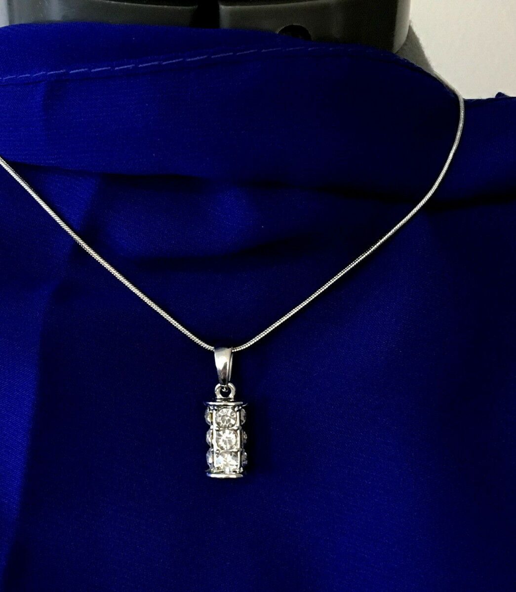 

Noi by Fashion Leader Chain with Crystal Cylinder Pendant Silver 16 Z0 16