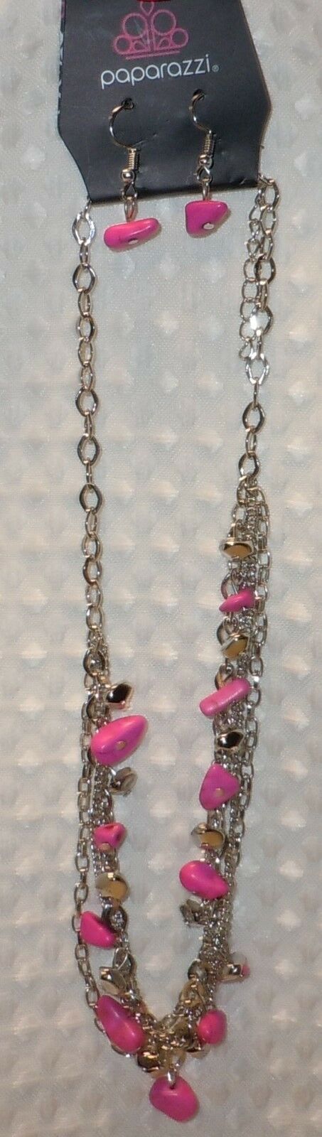 

Paparazzi pink silver necklace and matching earrings NWT