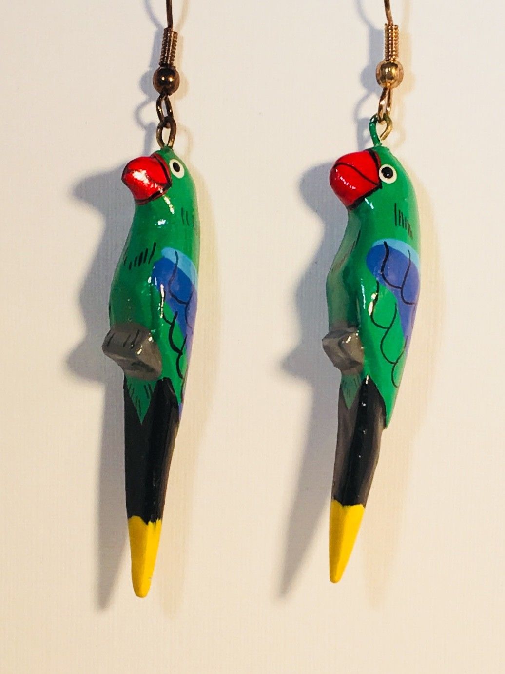 

PARROT DANGLE EARRINGS Stefano Vintage handmade wood Margaritaville Collectible