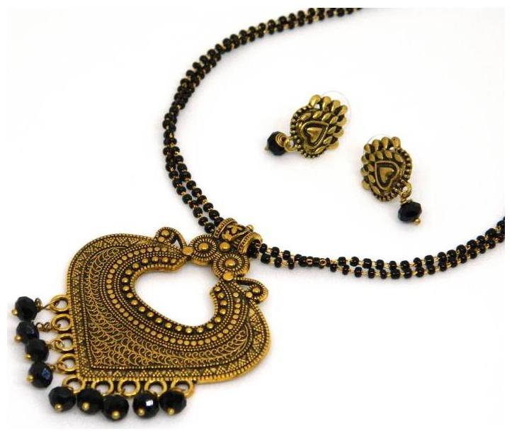 

Rajwadi Pendant Mangalsutra With Matching Earrings