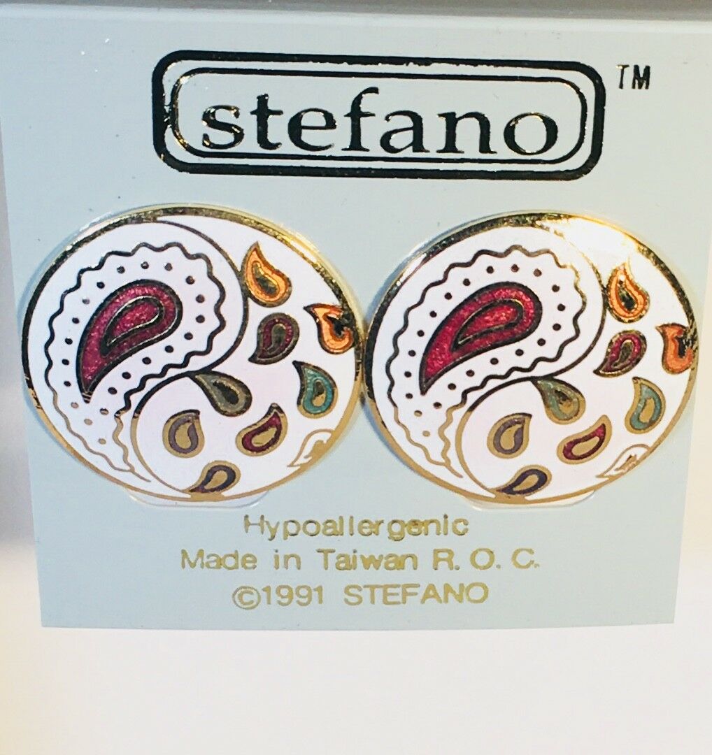 

ROUND CLIP EARRINGS vintage cloisonne black aqua white red black gold plate