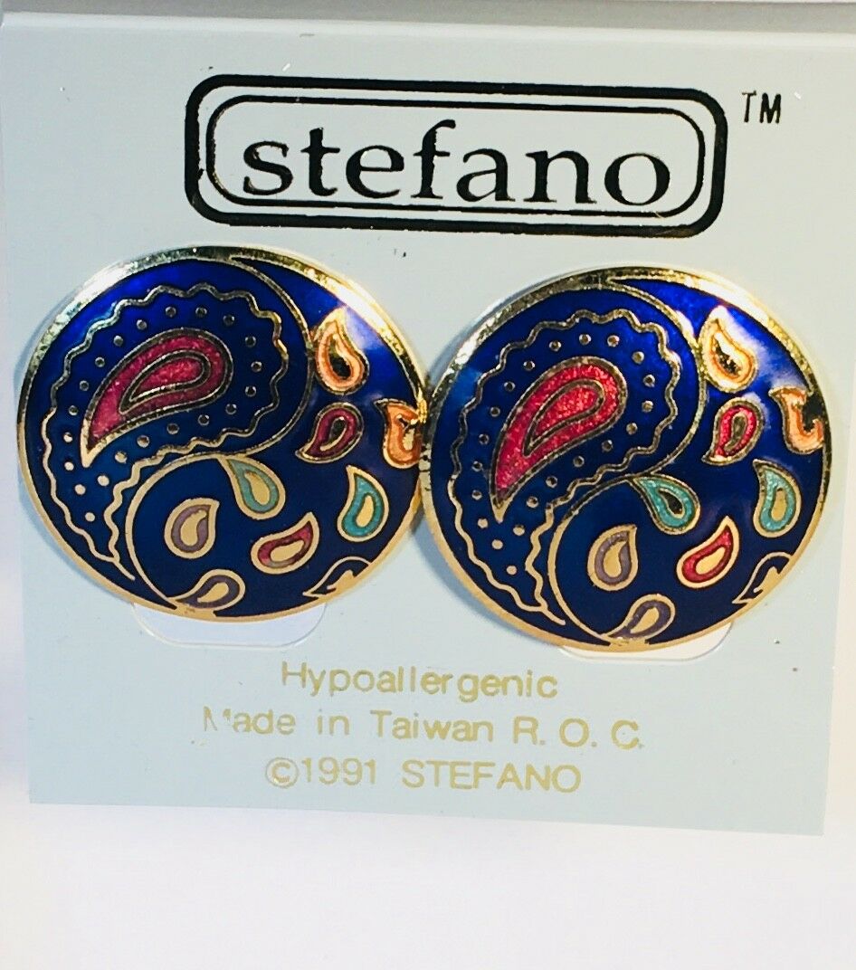 

ROUND CLIP EARRINGS vintage cloisonne black aqua white red black gold plate