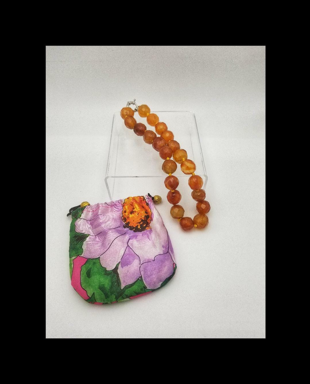 

Round Faceted Agate Necklace for Women 17mm Yellow and 14mm Red Beaded Necklace